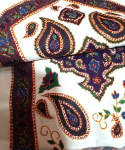 رانر پتهدوزی دستدوز با طرح سنتی و رنگهای اصیل ایرانی – مناسب دکور پذیرایی